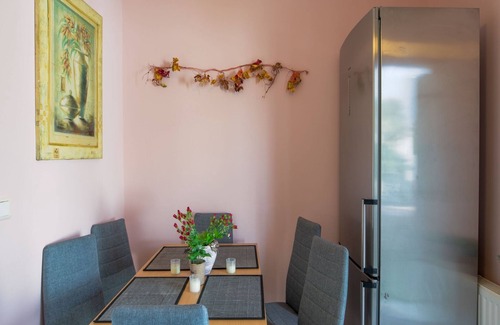 Paliki Appartement | Aliki's Maison Flat - Three Bedroom Apartment, Sleeps 6