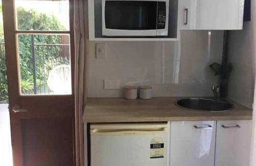 Moffat Beach Maison | Alkadema @ Moffat with separate self contained Boudoir, just 400m from the beach