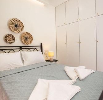 Kokinos Pirgos Appartement | Alkioni Suite with harbor view