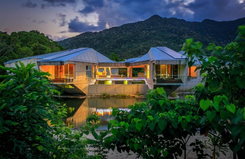 Cape Tribulation Maison | Alkira primé luxe maison de vacances front de mer Rainforest