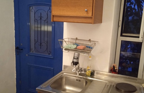 Ikaria Appartement | Alkistis Cozy By The Beach Apt in Ikaria Island, Therma Ground Floor