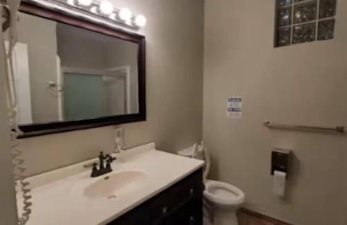 South Loop Hôtel | All Ease Private Stay |Traveler's Top Fave!