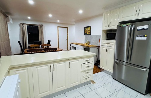 Mill Park Maison | All Ensuite Bedrooms for Ultimate Comfort-Mill Park