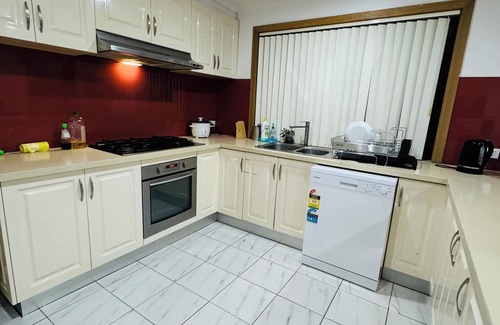 Mill Park Maison | All Ensuite Bedrooms for Ultimate Comfort-Mill Park