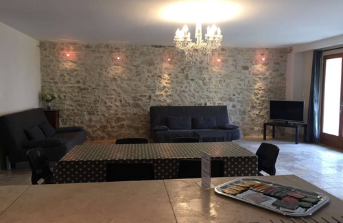 Bailly Appartement | Ensemble des appartements Hortensia, Lys, Lilas et Dhalia- Capacité 25 personnes
