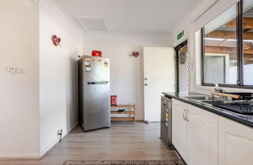 Bomaderry Maison | All in One Home Work, Relax & Weekend Escape