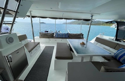 Charlotte Amalie Location De Bateaux | ALL INCLUSIVE FOOD & DRINK on a Private SAILING YACHT that SLEEPS up to 10 GUEST