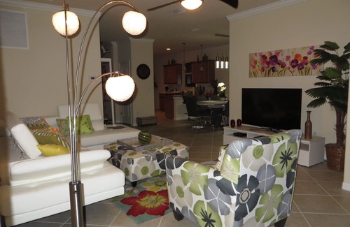 Gran Paradiso Maison | TOUT INCLUS MEUBLÉ 3 CHAMBRES 2 BAIN MAISON VENISE FLORIDE