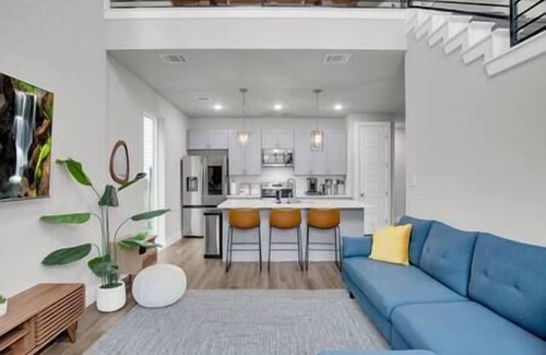 Terrell Heights Maison | All Masters, 22ft Ceilings!