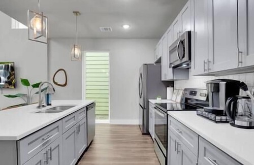 Terrell Heights Maison | All Masters, 22ft Ceilings!