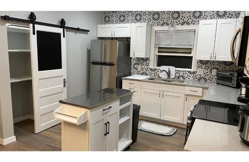 DeLand Maison | All New Deland Den 4BR, pool, blocks fr Stetson & Downtown