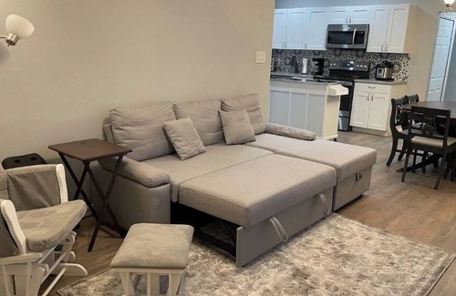 DeLand Maison | All New Deland Den 4BR, pool, blocks fr Stetson & Downtown