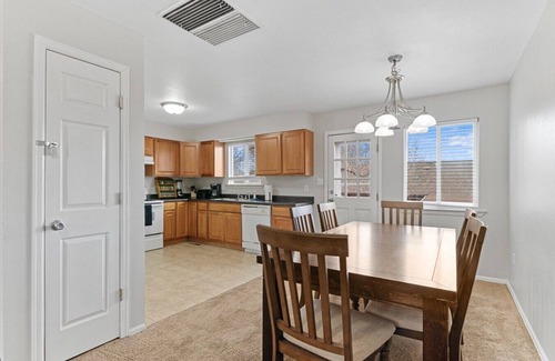 Allendale Area Maison | All New Sleeps 6/Old Town Arvada