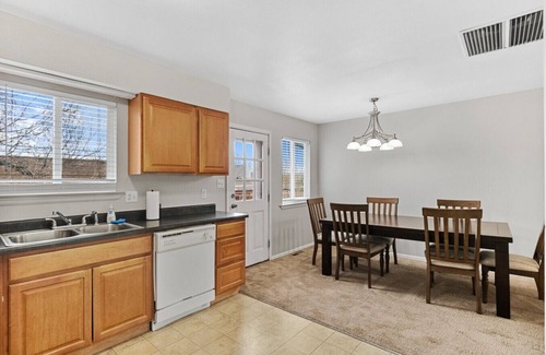 Allendale Area Maison | All New Sleeps 6/Old Town Arvada