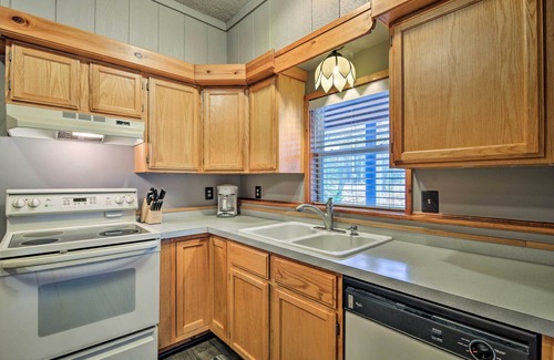 Johannesburg Cottage | NOUVEAU! Big Bear Lake House w / Deck - Promenade à la plage!