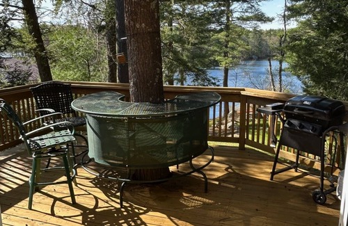 Northwood Cabine | All-Season Cozy Lakeside Cabin in Northwood, NH- 2 Bdr, great views