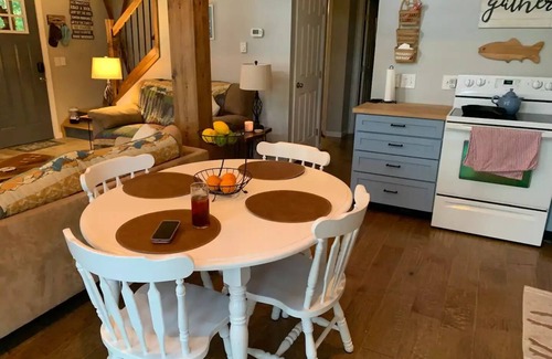 Barrington Cabine | All season cozy waterfront cabin. Ideal get away.
