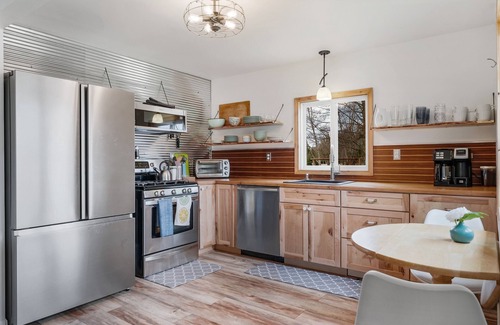 Paris Maison | All Season Relaxing River Retreat - Tubing, Fishing, Hunting, Snow Mobile, ORV