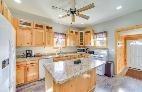 Seney Maison | All-Season Seney Home w/ Private Yard & Fire Pit!