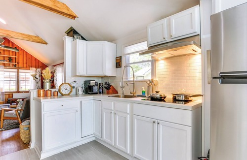 Highland Lakes Cabine | All-Season Vernon Township Lake House Retreat!