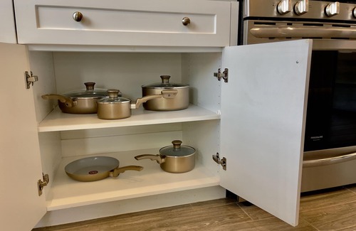 Raisin Maison | All The Comforts Of Home - Safe & Quiet Neighborhood - 2 Car Garage