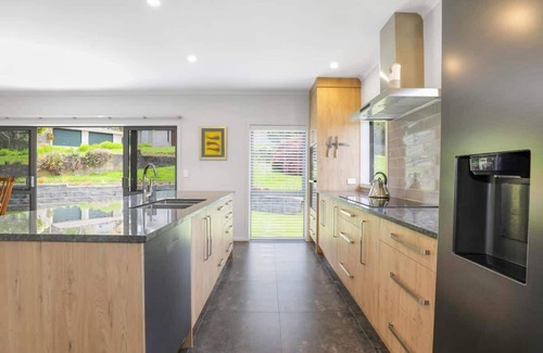 Springfield Maison | All Together, Two Houses with Spa Pool