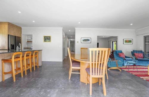 Springfield Maison | All Together, Two Houses with Spa Pool