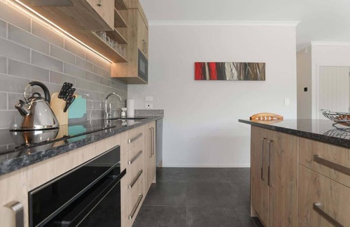 Springfield Maison | All Together, Two Houses with Spa Pool