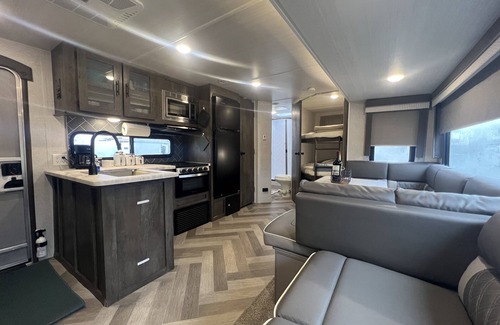 Valliant Maison | All You Need RV Dream Suite