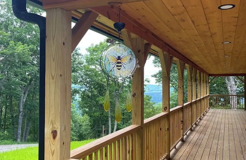 Caldwell Cabine | Allegheny Cabin 3Bed/2Bath, near Greenbrier resort and golfing.