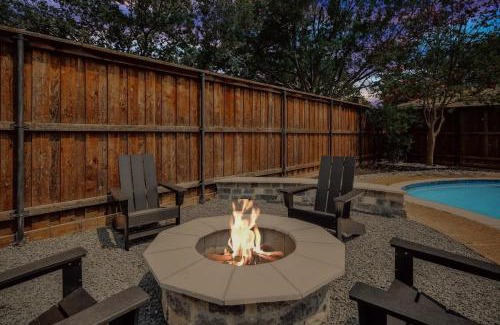 Allen Maison | Allen Abode - 4 Bedrm Pool Fire Pit Charm