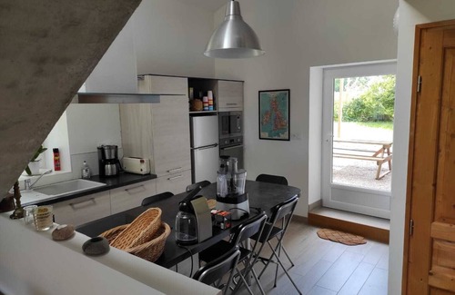 Allex Maison | Allex - Gîte de caractère avec piscine au coeur de la Drôme, idéal pour famille