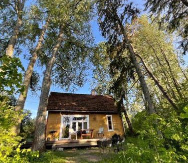 Pohja-Sakala Parish Maison | Allika-Löövi Sauna Cabin