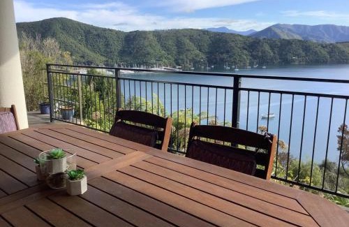 Waikawa Bay Appartement | Allports Sea view Apartment with Spa pool