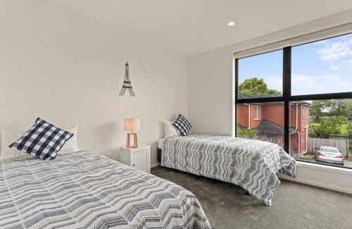 Henderson Maison | Alluring and Well-decorated Home