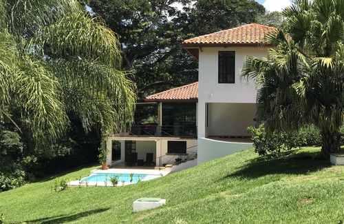 Garabito Maison | Paradis séduisant dans les montagnes d’Atenas, service de prise en charge et de dépose gratuit de SJO