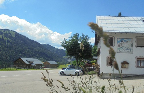 Balderschwang Appartement | Almblick Ferienwohnung mit Ausblick auf die Berge