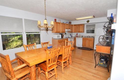 Berkeley Springs Maison | Almost Heaven - Grill, 2 King Beds, Wifi, Deck, Pool Access, Hiking, Wood Stove, Family Friendly