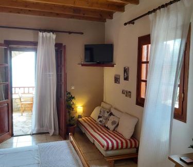 Lefktron Maison | Almyra apt in Mani