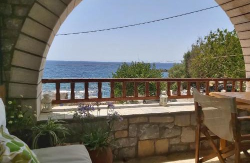 Lefktron Maison | Almyra apt in Mani