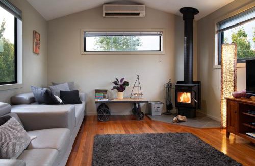 Hepburn Maison | Alofi- stunning views and a private cinema room!