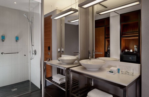 Custom House Hôtel | Aloft London Excel