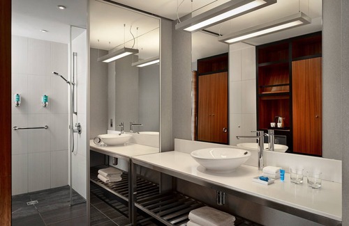 Custom House Hôtel | Aloft London Excel