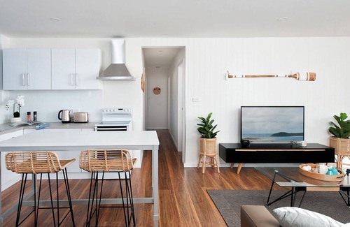 Fingal Bay Villa | Aloha Beach House — Stay 3 Pay 2
