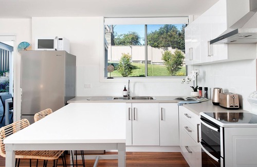 Fingal Bay Villa | Aloha Beach House — Stay 3 Pay 2