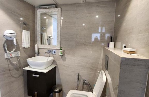 Tapovan Appartement | Aloha Ganga view 2BHK Apartment by Almost Heaven