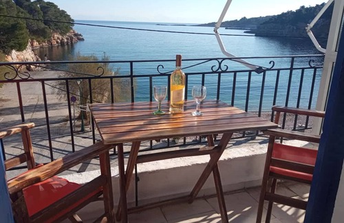 Patitiri Appartement | Alonnisos Beachfront Nest - Cozy Summer Getaway