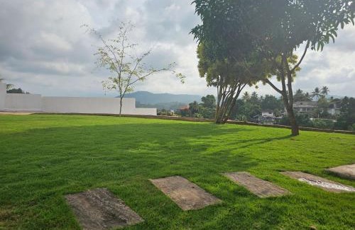 Illukkumbura Maison | Alpha Bungalow - Kandy