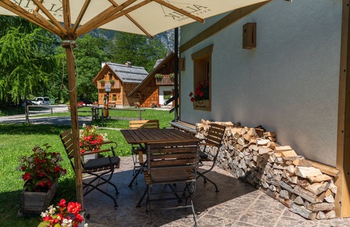 Ukanc Appartement | ALPIK Chalets - Bohinj - A7 - One-Bedroom App - Terrace, Fireplace -ground floor