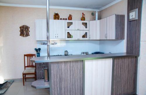 Yeghegis Lit Et Petit-Déjeuner | Alpina Guest House